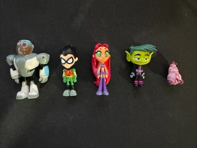 Teen Titans Go Deluxe Pack 5 Mini Figure set - Image 1 of 2