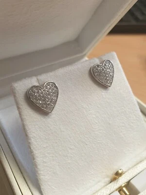 Серьги-гвоздики с бриллиантами огранка сердце белое золото подарок в коробке  - Изображение 1 из 4