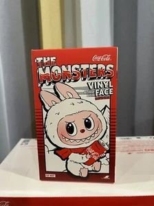 Ciondolo peluche USA autentico POP MART THE MONSTERS LABUBU COCA-COLA SIGILLATO - Foto 1 di 5