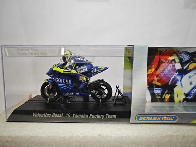 Scalextric 1:32  Yamaha YZR-M1 - Valentino Rossi 46 - blu    Slot Car Bike - Immagine 1 di 2