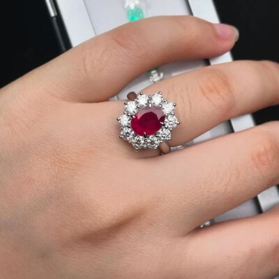 Alianza de oro blanco sólido de 14k de 2,18 quilates corte ovalado rubí natural y diamantes 6 7 8 Foto 1 de 4