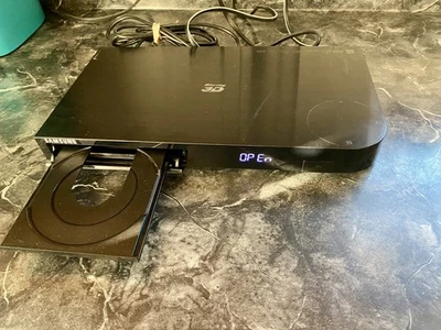 Samsung 3D BD-H5900 Blu-Ray DVD Player NO REMOTE - Image 1 of 4