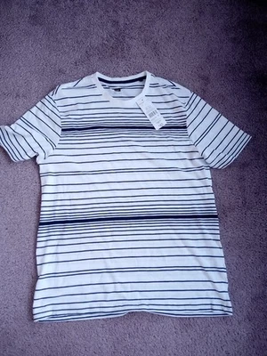 NEW WITH TAG. SIZE 1L F&F BLACK & WHITE STRIPED T SHIRT  COTTON TOP CHARITY SALE - Image 1 of 3