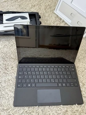 High-End Microsoft Surface Pro 7 Bundle – i7, 16GB RAM, 256GB SSD - Bild 1 von 4