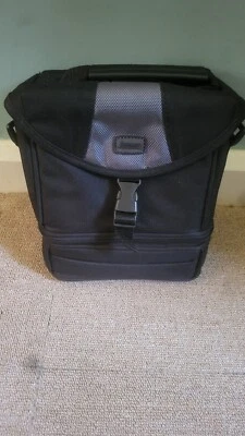 Hama DV55 Duo Camera Bag - Compact, Lightweight, Padded for DSLR & Video Cameras - Image 1 of 4