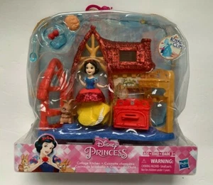 Neu in Verpackung Disney Prinzessin schneeweiß Cottage Küche Spielset mit Figur königliche Clips - Bild 1 von 5