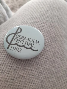 Insignia vintage del Festival de las Bermudas 1992 - Imagen 1 de 2