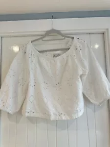 Gap Size S embroidered Laser Cut White Blouse Top T Shirt UK8 Washed Once - Picture 1 of 4