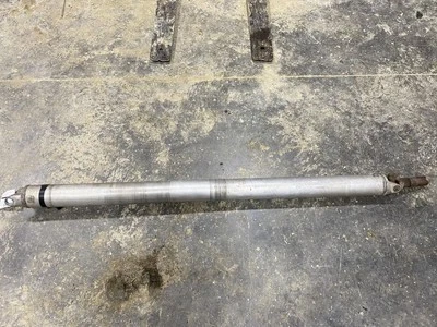 Rear Drive Shaft Classic Style 4WD Fits 05-07 SIERRA 1500 PICKUP 91431 Foto 1 de 4