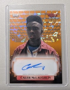 2025 Topps Stranger Things Lucas Sinclair Caleb McLaughlin Autógrafo Naranja/25 - Imagen 1 de 4