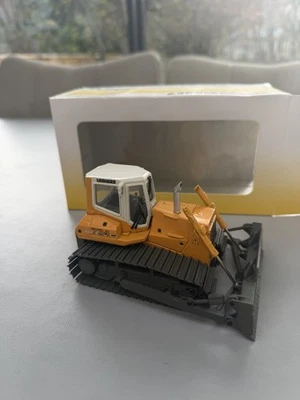 Liebherr 734 Dozer Model 1/50 - Image 1 of 2
