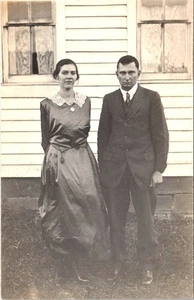 THOMAS & ELENA VROMAN: PAREJA RURAL: GALLUPVILLE, NY: CYKO: RPPC 1910s - Imagen 1 de 3
