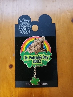 Prendedor Disney DCA Grizzly Peak Arco Iris Trébol Cuatro Hojas Día de San Patricio 2002 Foto 1 de 2