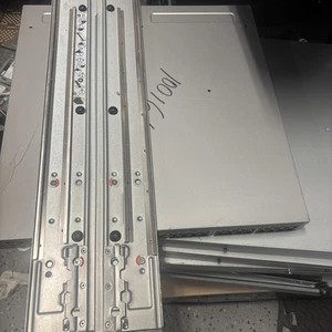 Dell PowerVault ME4024 ME5024 2U Rackmount Rail Kit - Outer Rails Only 361VX - Picture 1 of 1