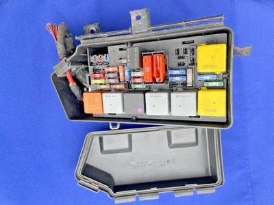 '06-13 梅赛德斯 X164 GL450 GL550 前 SAM 发动机保险丝继电器盒 1645403872 原始设备制造商 — 第 1/4 张图片