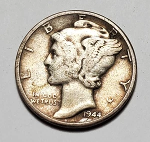 1944 P MERCURY DIME 90% SILVER #C9450 - Picture 1 of 2