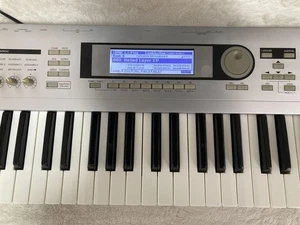 KORG TRITON Le 61-key Music Workstation Synthesizer with adapter - Picture 1 of 11