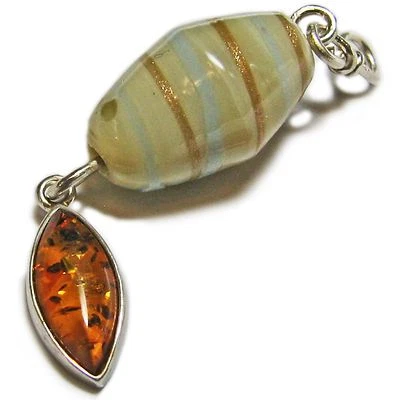 Tesoros recuperados--Cuentas de vidrio de plata esterlina y colgante ámbar por SoniaMcD Foto 1 de 4