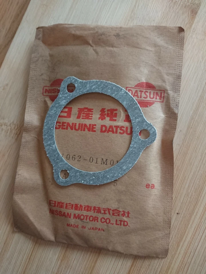 Nissan S-Cargo, thermostat gasket, new genuine part. 11062-01M02. - Image 1 of 1