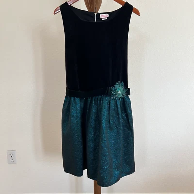 Vestido Bloome para niña talla 20,5 negro y verde azulado de terciopelo metálico sin mangas cintura caída Foto 1 de 4