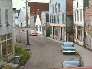 Alte Postkarte. Alte Straße. Petersburg Presse. Petersburg, Alaska - Bild 1 von 10