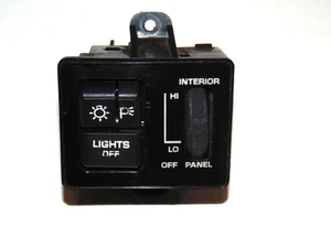 Headlight switch with housing Cutlass 83 84 85 86 87 88 - Picture 1 of 3