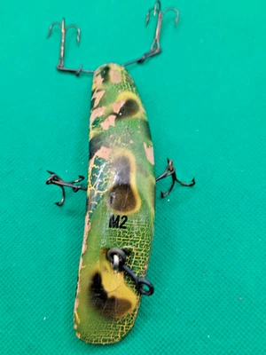 HELIN VINTAGE M-2 WOODEN FLATFISH, WAS FISHED . - Image 1 of 4