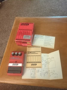 Pedal de guitarra de distorsión vintage DOD FX55B SUPRA de los años 80 - Imagen 1 de 4
