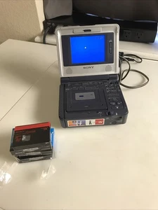 Sony GV-D1000 NTSC Portable Digital Video Cassette Recorder MiniDV Video Walkman - Picture 1 of 15