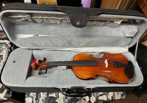 Maple Leaf Saiten 1/2 Größe Violine mit Koffer MLS130VN1/2 - Bild 1 von 7