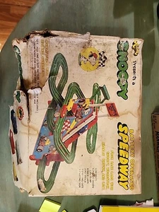 Vintage Peanuts Snoopy Speedway Toy Set In Box 1974 Incomplete And Rough Shape - Picture 1 of 4