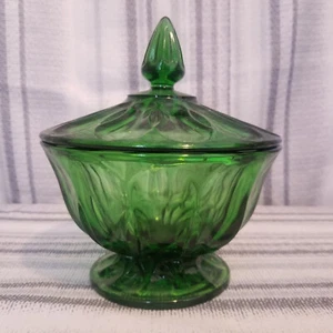 Vintage Indiana Glass Footed Avocado Green Grandma Thumbprint Candy Nut Dish Lid - Picture 1 of 10