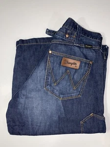 Wrangler Freestone Worker Fit 3/4 Length Denim Shorts, Size 33, Button Fly - Picture 1 of 9