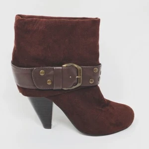 Botines de gamuza sintética para mujer con tachuelas marrones metidos sin listar, talla 6,5, tacón apilado - Imagen 1 de 11