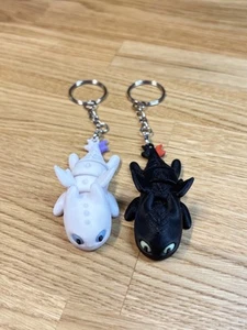 Llavero Furia Noche y Luz Mini Dragones Articulados con Ojos Brillantes en la Oscuridad - Imagen 1 de 11
