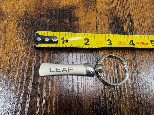 Nissan LEAF - Llavero Hoja (Plateado) Foto 1 de 1