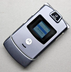 Motorola RAZR V3c - telefono CDMA grigio (Midwest Wireless) molto raro - LEGGI - Foto 1 di 7