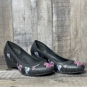Women’s Crocs Lina Black Purple Floral Dual Comfort Wedges Heels Shoes Size 6 M - Picture 1 of 8