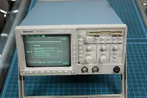 Tektronix TDS380 Digitaloszilloskop 400 MHz - Bild 1 von 3