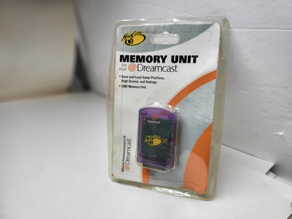 NEW MAD CATZ CLEAR PURPLE 128K Memory card unit for Sega Dreamcast Creased #i26 - Image 1 of 4