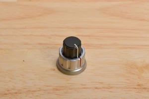 ICOM IC-735 PARTS: AF GAIN & SQUELCH KNOBS - Picture 1 of 1