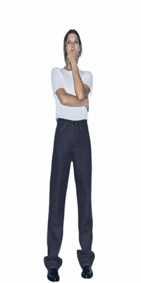 Pantalones de mezclilla rectos largos en gris antracita 8 de Zara Collection ZW nuevos con etiquetas Foto 1 de 4