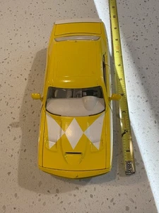Jada Power Rangers Yellow Ranger 2015 Dodge Challenger SRT Hellcat 1/24 Car - Picture 1 of 11
