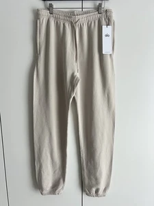 ALO Yoga Chill Sweatpants Cream Bone Mens Sz Medium Lounge Zip Pockets NEW - Picture 1 of 10