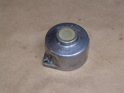 YAMAHA TX500 TX 500 XS500 XS CARB KEIHIN CARBURETOR SLIDE TOP COVER - Image 1 of 2
