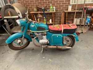 Old Russian 175cc Road Bike - Picture 1 of 7