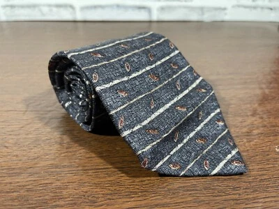 Corbata de cuello de hombre de hoy - 100 % seda - Hecha en Italia - Rayas grises y blancas Foto 1 de 4