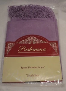 GENUINE 100% CASHMERE & SILK PASHMINA FRINGED WOMANS WRAP/SCARF COLOUR MAUVE BN! - Picture 1 of 4