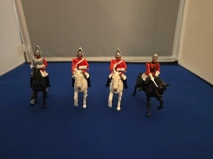 Britains Ltd Guards Toy Soldiers On Horses Vintage British English Set of 4 - Picture 1 of 8