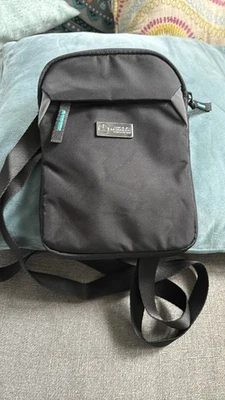 Mercedes AMG PETRONAS FORMULA ONE Team Cross body  - Image 1 of 4